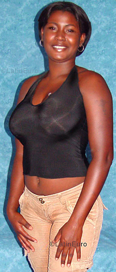 Date this passionate Dominican Republic girl Glendi from  N1082