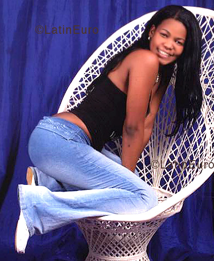 Date this georgeous Dominican Republic girl Lucrecia from San Cristobal N1096