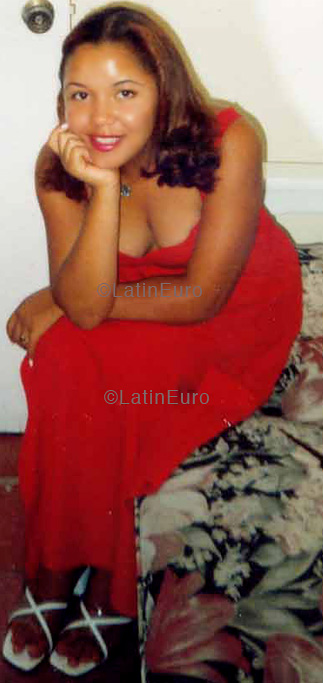 Date this stunning Dominican Republic girl Esther from Santiago N1097