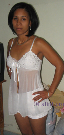Date this athletic Dominican Republic girl Belkys from Santiago N1109