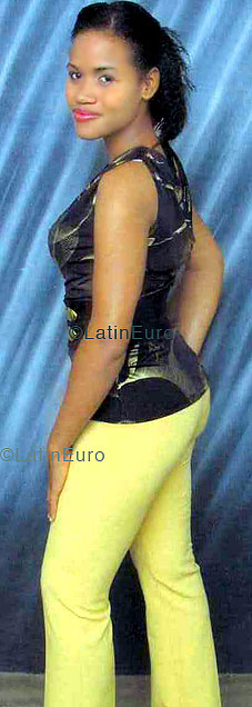 Date this voluptuous Dominican Republic girl Eligia from Santo Domingo N1130