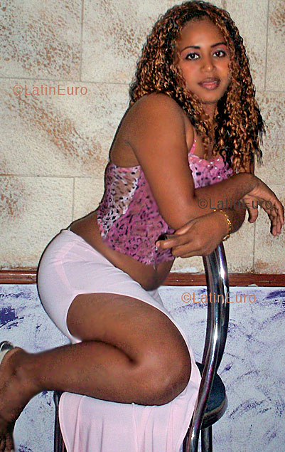 Date this good-looking Dominican Republic girl Denny from Santo Domingo N1160