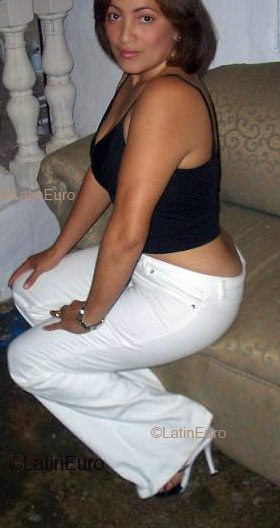 Date this stunning Dominican Republic girl Mari from Bonao N1199