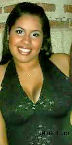 Date this attractive Argentina girl Silvia from Santo Domingo N1219