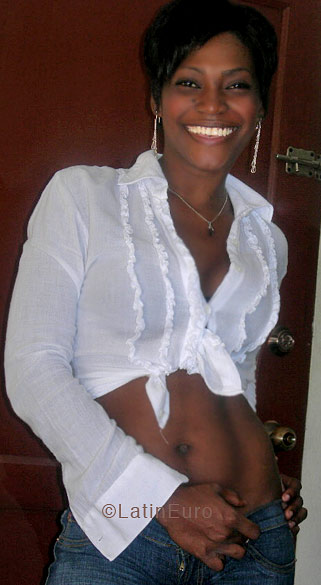 Date this charming Dominican Republic girl Beotania from Santo Domingo N1291