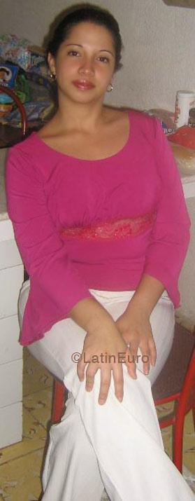 Date this young Panama girl Yariela from  N1461