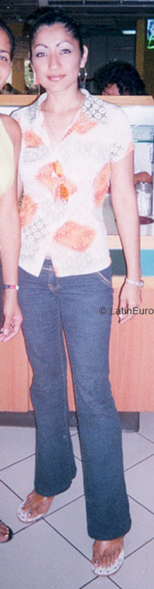 Date this lovely Honduras girl Lizeth from Choloma N1462