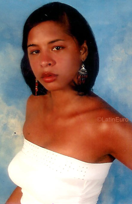 Date this athletic Dominican Republic girl Fiordaliza from  N1505
