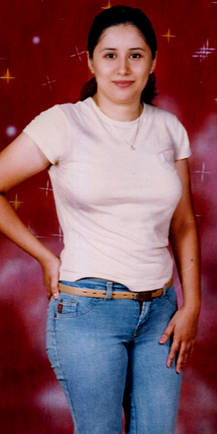 Date this happy Honduras girl Carolina from Santa Barbara N-1059