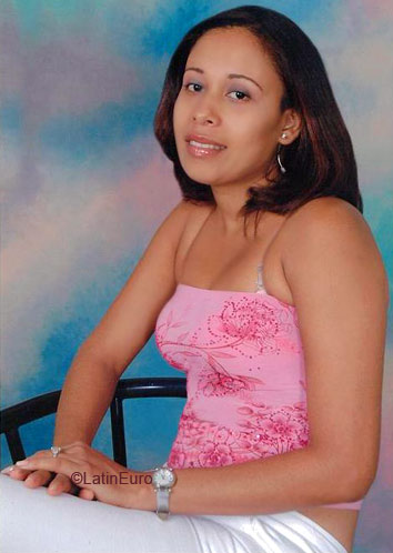 Date this sensual Dominican Republic girl Yesica from Santo Domingo N1541
