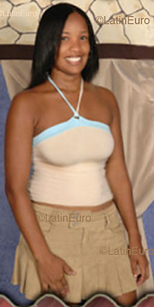 Date this nice looking Dominican Republic girl Altagracia from San Pedro de Macoris N154