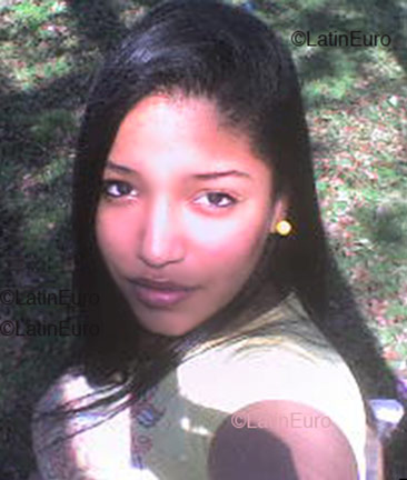 Date this cute Dominican Republic girl Sheira from Santiago N160