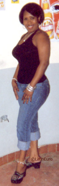 Date this voluptuous Dominican Republic girl Angela from  N1646
