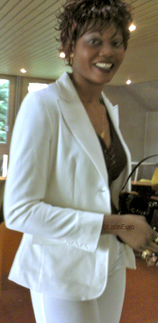 Date this charming France girl Rose from  N1658