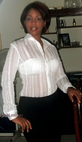 Date this gorgeous Dominican Republic girl Bertha from  N1659