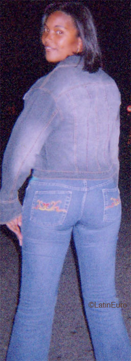 Date this happy Dominican Republic girl Glenny from Higuey N1699