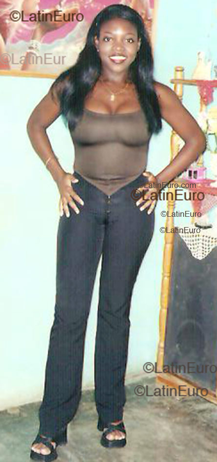 Date this young Dominican Republic girl Iris from San Cristobal N171
