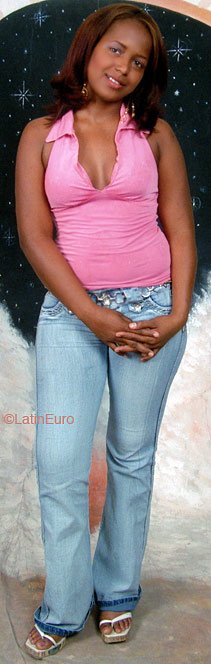 Date this foxy Dominican Republic girl Aurora from San Cristobal N1721