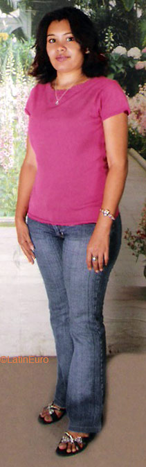 Date this hot Dominican Republic girl Mari from  N1776