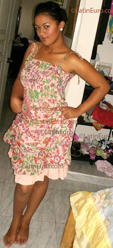 Date this sultry Dominican Republic girl Rosado from Santo Donmigo N193