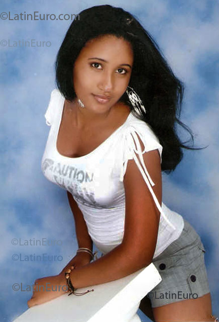 Date this delightful Dominican Republic girl Elizabeth from San Pedro de Macoris N199