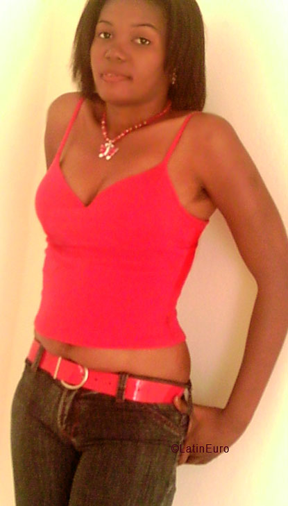Date this gorgeous Dominican Republic girl Pamela from Santiago N2060