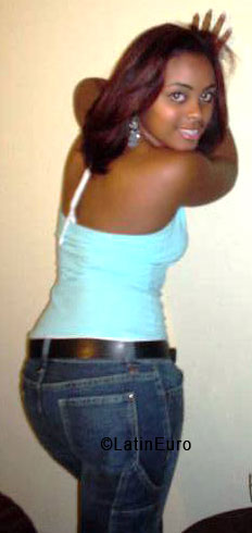 Date this lovely Dominican Republic girl Maviael from Santo Domingo N2109