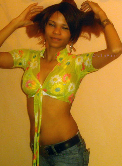 Date this beautiful Dominican Republic girl Kiberca from Santo Domingo N2160