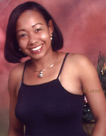 Date this happy Dominican Republic girl Teresa from Santiago N2237
