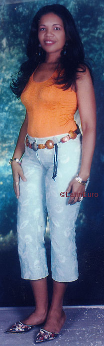 Date this charming Dominican Republic girl Yackelin from Santiago N2329