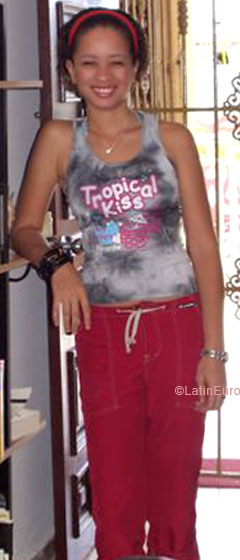 Date this charming Mexico girl Leonor from Santo Domingo N2352