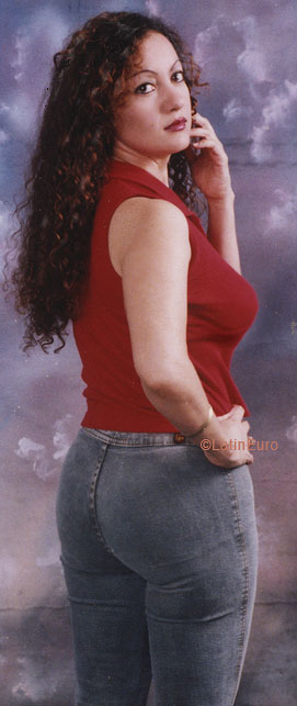 Date this happy Honduras girl Iris from San Pedro Sula HN694