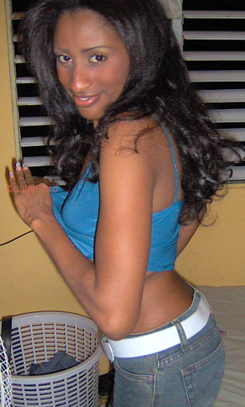 Date this nice looking Dominican Republic girl Lisette from Santiago N2415