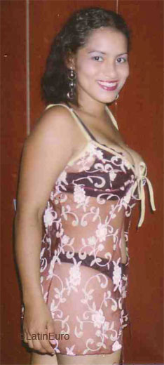 Date this nice looking Panama girl Ester from  N2521