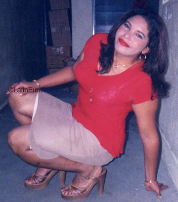 Date this exotic Honduras girl Carmen from Danli N2554
