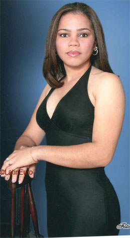 Date this voluptuous Dominican Republic girl Fidelia from  N2610