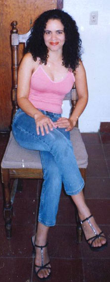 Date this sensual Honduras girl Carolina from Yoro N2627
