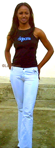 Date this foxy Dominican Republic girl Yazmin from Santo Domingo N2698
