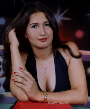 Date this stunning Honduras girl Lixsa from  N2704