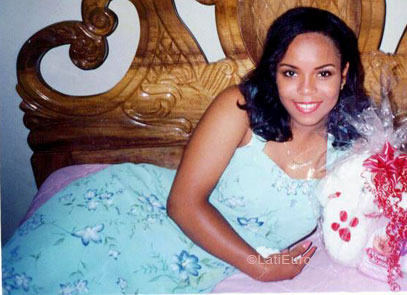 Date this pretty Dominican Republic girl Nazaret from Santiago N18