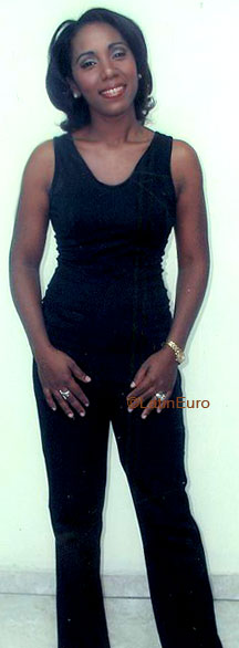 Date this nice looking Dominican Republic girl Angela from Santo Domingo N2863