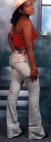 Date this nice looking Honduras girl Yessica from Yoro N2870
