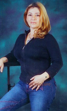 Date this young Dominican Republic girl Luisa from  N2982