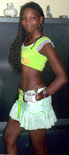 Date this sultry Honduras girl Claudia from La Ceiba N3007