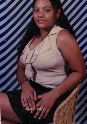 Date this pretty Honduras girl Marlynn from Roatan N3031