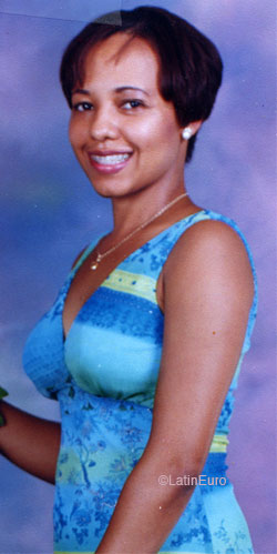Date this pretty Dominican Republic girl Benny from Santiago N3077