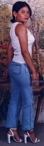 Date this happy Honduras girl Luz from  N3095