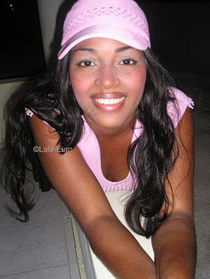 Date this cute Dominican Republic girl Yomaira from Santiago N3220
