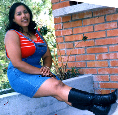 Date this young Honduras girl Lourdes from Tegucigalpa N3345