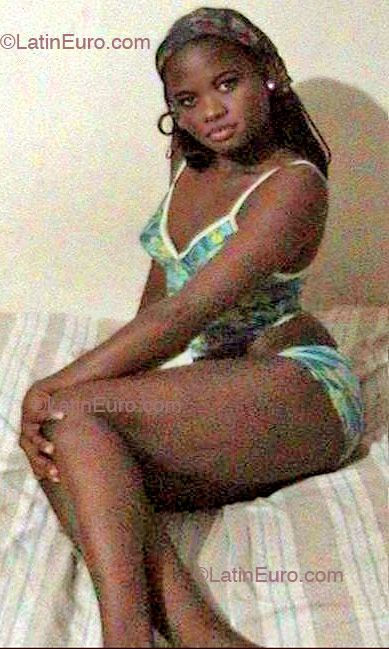 Date this passionate Any Country girl Reina from  N405